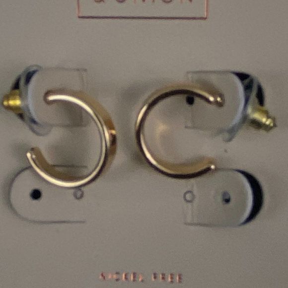 🌿4/$35🌿NWT‎ 14th & UNION Gold Hoop Earrings - Picture 2 of 3
